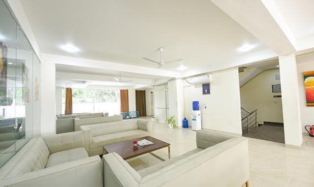 Immense Residency Hotel Faridabad Buitenkant foto