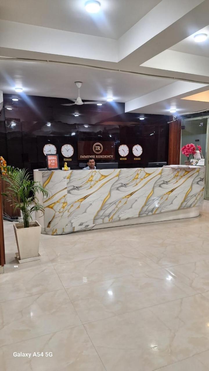 Immense Residency Hotel Faridabad Buitenkant foto